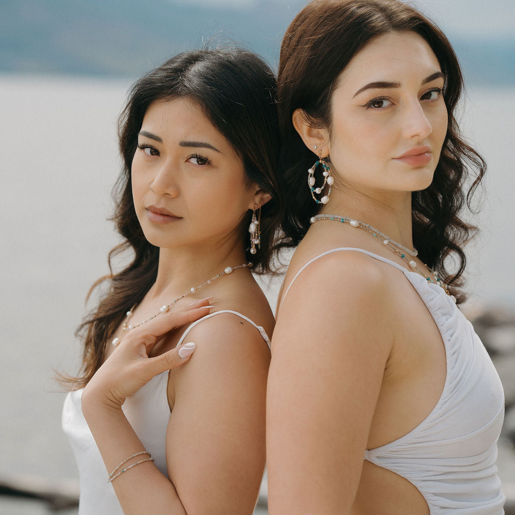 Emerald Sands Pearl Charm Clasp Necklace