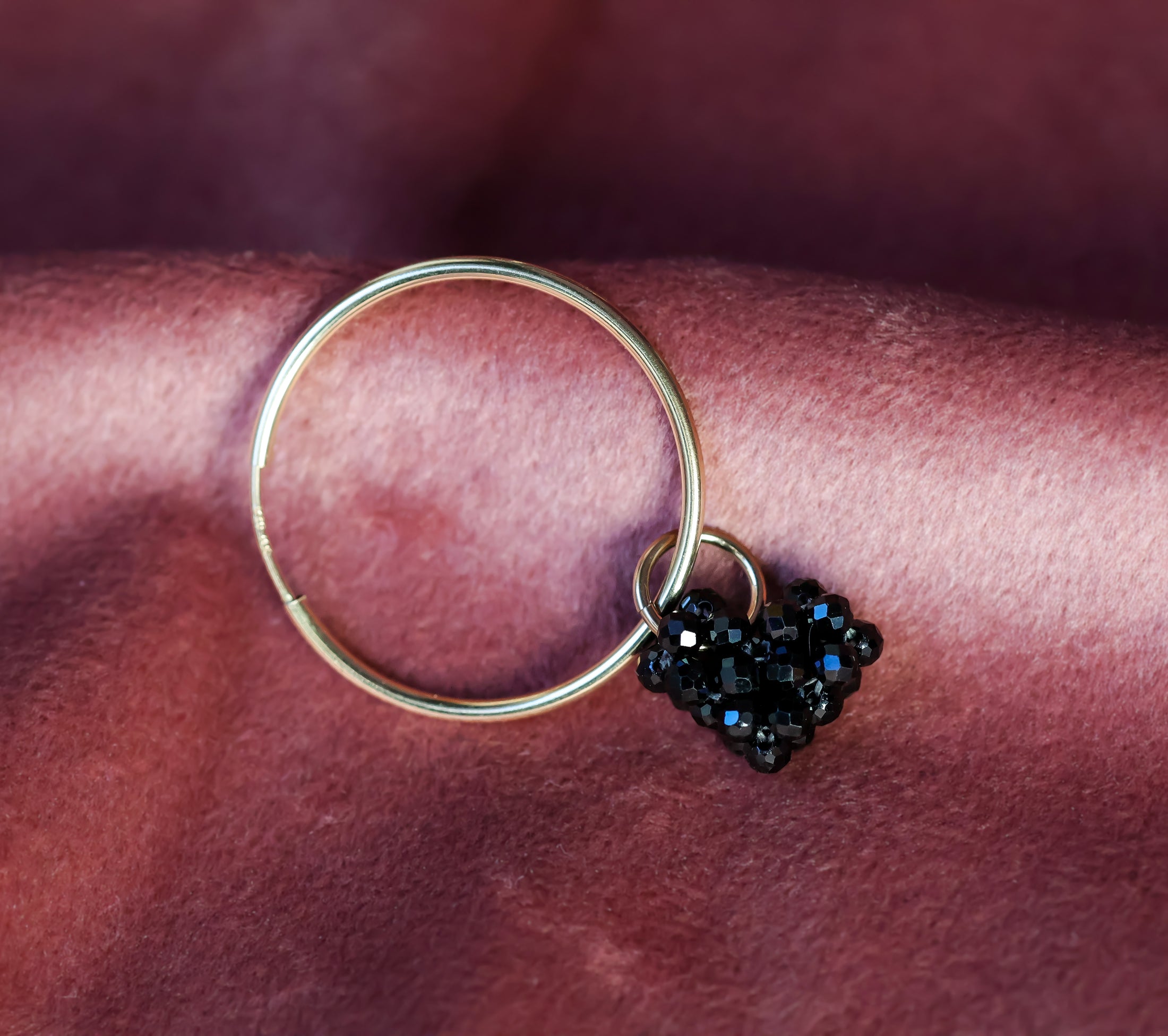 Black Spinel Heart Puff